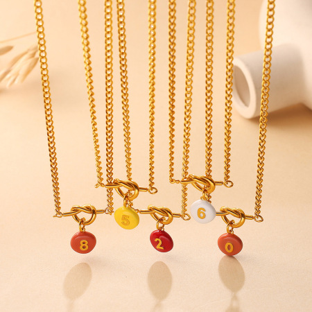 Colliers pendentifs pour femmes, en acier inoxydable étanche, couleur or, avec chiffres simples 2