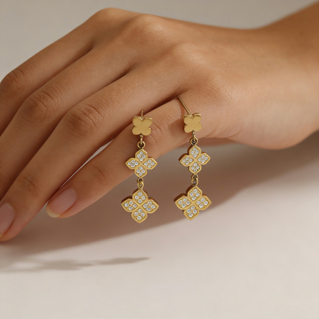 Boucles d'oreilles pendantes pour femme, élégantes et raffinées, en acier inoxydable doré, ornées de strass, collection Simple Series. 2