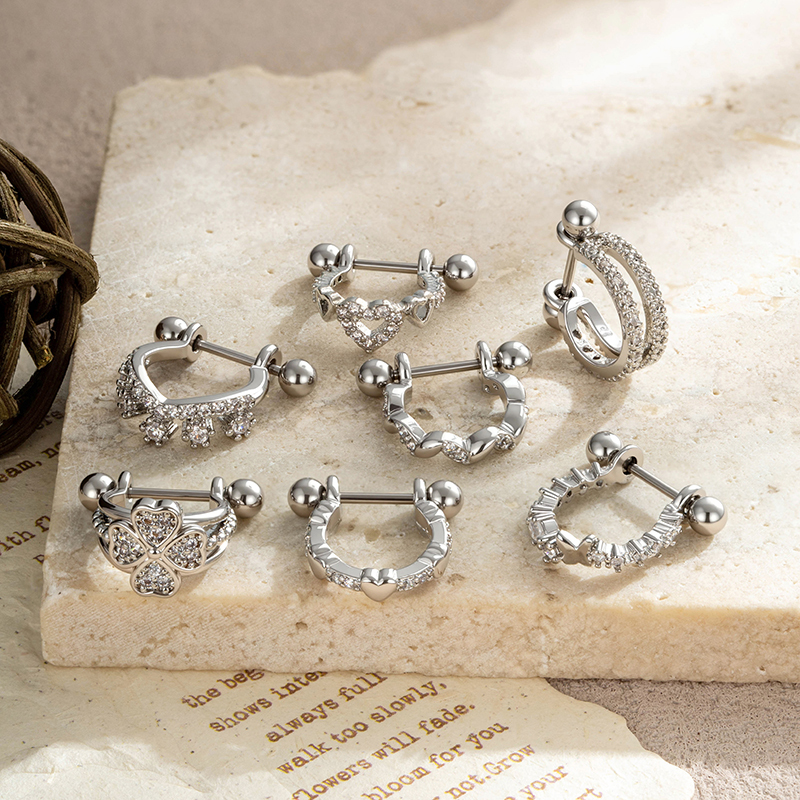 Boucles D'Oreilles Piercing Pour Femme, Collection Luxe, Motif Cœur Et Feuille, Couleur Cuivre Doré Et Zircon. Image5