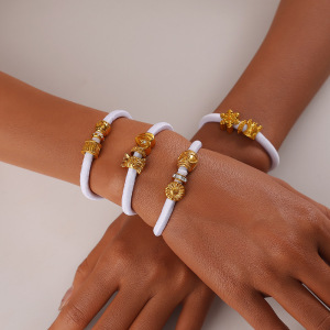Chouchous Pour Femme En Acier Inoxydable Doré, Forme Irrégulière, Avec Couronne De Cœur Et Motif Floral Simple Au Quotidien h5 Image4