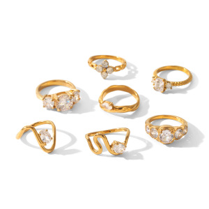 Bagues Pour Femmes Luxueuses Au Quotidien, En Acier Inoxydable Étanche Couleur Or, De Forme Irrégulière Et Serties De Zircon. h5 Image6