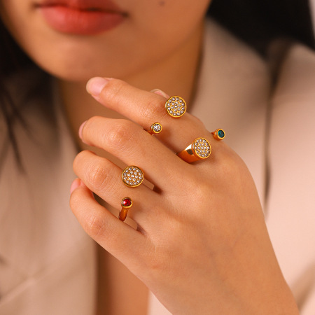 Bagues pour femmes en acier inoxydable étanche couleur or avec zircon et lignes circulaires simples pour le quotidien 2