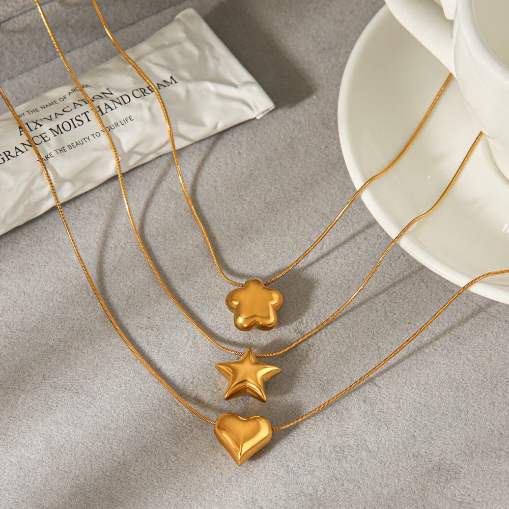 Colliers Pendentifs Pour Femmes Simple Series Daily Heart Star En Acier Inoxydable Étanche Couleur Or Image3