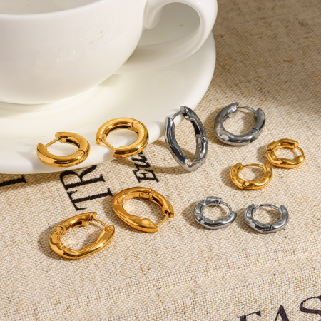 Boucles d'oreilles créoles simples en acier inoxydable imperméable couleur or pour femmes