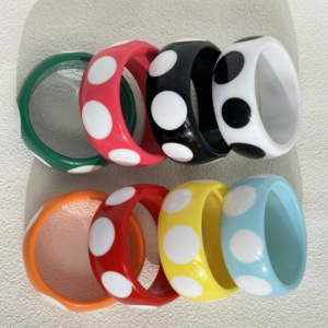 Bracelets En Résine À Pois Classiques De La Collection Simple Series Pour Femmes h5 Image3