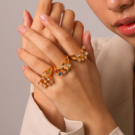 Bagues pour femmes en acier inoxydable doré, forme irrégulière, étanches, serties de zircon et ornées de pierres précieuses (Série Simple). 2