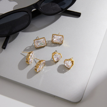 Boucles d'oreilles puces pour femmes, forme géométrique en forme de cœur, en acier inoxydable étanche, couleur or et zircon. 2