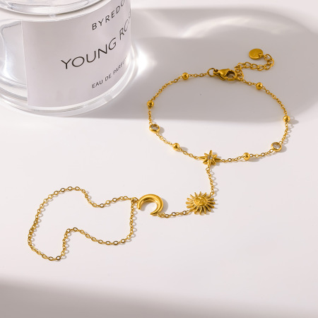 Chaîne de poignet femme en acier inoxydable, ornée d'un zircon doré, ornée d'un soleil, d'une étoile et d'une lune