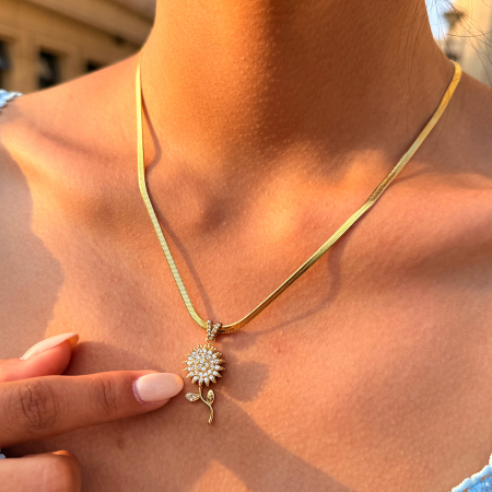 Colliers pendentifs rétro quotidiens pour femmes, en acier inoxydable étanche, couleur or, ornés de strass 2