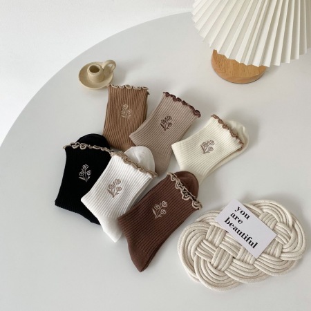 Chaussettes mi-mollet élégantes, légèrement rebondissantes et de couleur unie 2