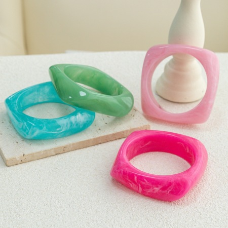 Bracelets pour femmes en résine transparente à dégradé de couleurs 2
