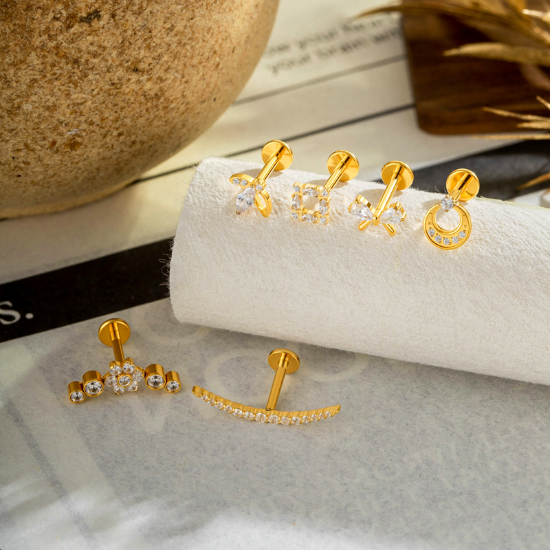 Boucles D'Oreilles Piercing Femme, Forme Géométrique, Nœud Papillon Et Fleur Simple, Alliage De Titane Doré Et Zircon. Image4