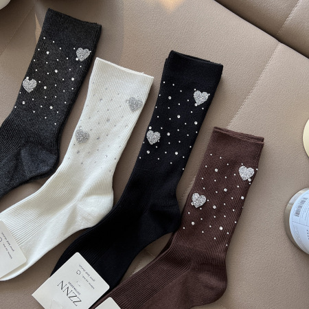Chaussettes mi-mollet à strass basiques et cœurs légèrement rebondissants 2