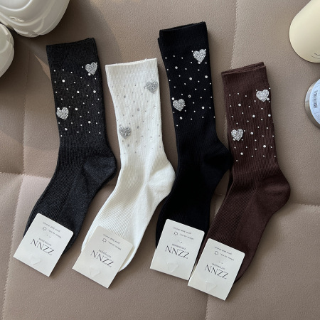 Chaussettes mi-mollet à strass basiques et cœurs légèrement rebondissants