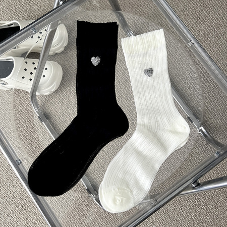 Chaussettes mi-mollet à strass basiques et cœurs légèrement rebondissants