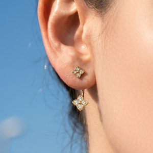 Boucles D'Oreilles Puces Pour Femmes En Acier Inoxydable Doré, Imperméables, Ornées De Strass Et Représentant Des Fleurs h5 Image3