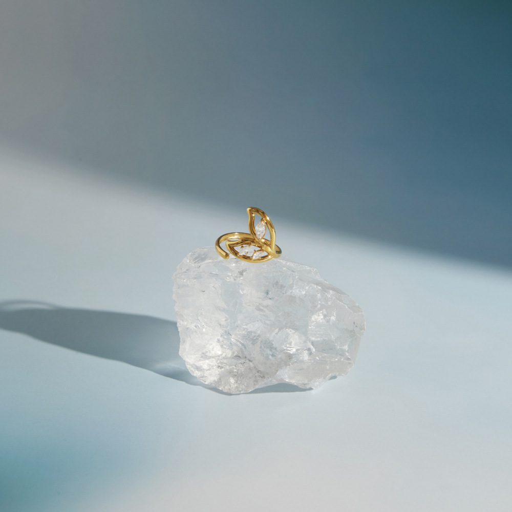 Bagues Pour Femmes En Acier Inoxydable Doré, Imperméables, Serties De Zircon Et Ornées D'Un Motif Goutte D'Eau Élégant Et De Poisson. Collection Luxueuse. Image4