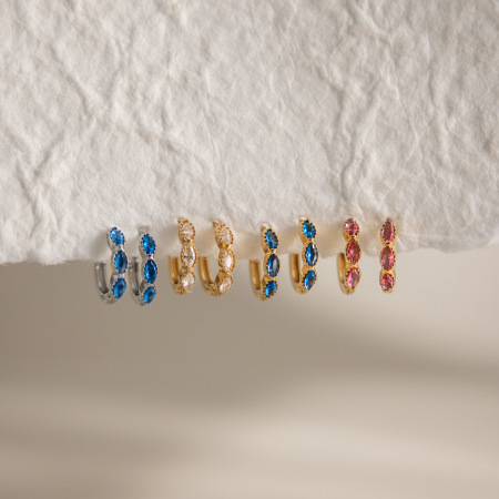 Boucles d'oreilles créoles classiques pour femmes, en acier inoxydable étanche, couleur or et zircon.