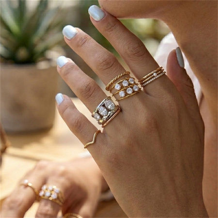 Bagues pour femmes luxueuses et élégantes, de forme irrégulière, en acier inoxydable étanche couleur or et zircon. 2