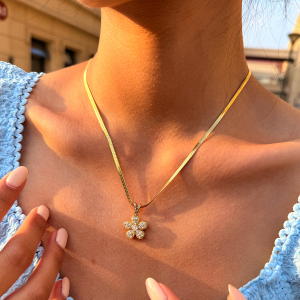 Collier Pendentif Femme Simple Et Anti-Stress En Acier Inoxydable, Couleur Or, Orné D'Un Zircon Et Orné D'Une Fleur. h5 Image3