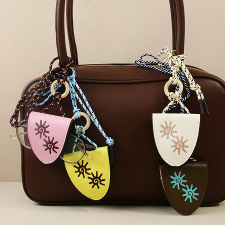 Collection ethnique Daily Sun - Breloques de sac en PU de couleurs assorties - Clips pour lunettes de soleil