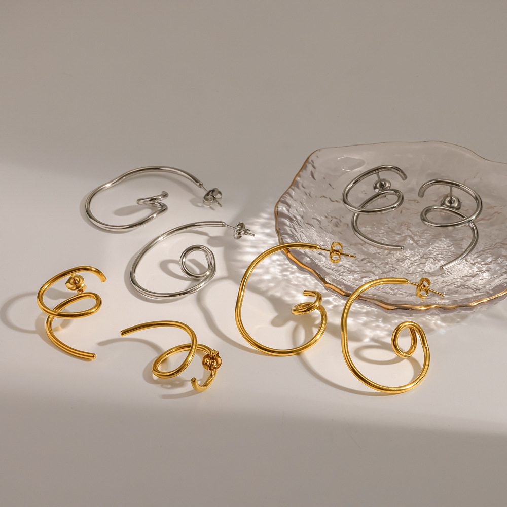Boucles D'Oreilles Puces Pour Femmes, En Acier Inoxydable, Couleur Or, Forme Ronde Simple, Étanches. Image2