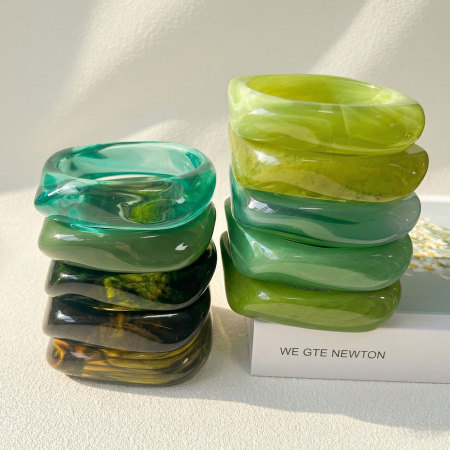 Bracelets pour femmes en résine transparente à dégradé rétro 2