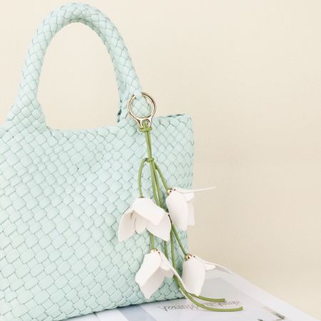 Breloques pour sac en PU à motif floral doux, collection Simple 2