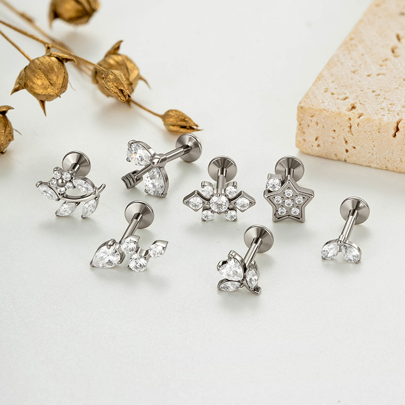 Boucles D'Oreilles Piercing Femme En Alliage De Titane Couleur Or, Forme Simple Cœur Et Étoile, Zircon. Image5