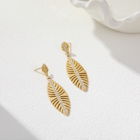 Boucles d'oreilles pendantes Simple Series Daily Plant Leaf en acier inoxydable doré et étanches 2