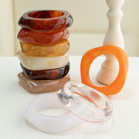 Bracelets pour femmes en résine à dégradé de couleurs et de forme irrégulière 2