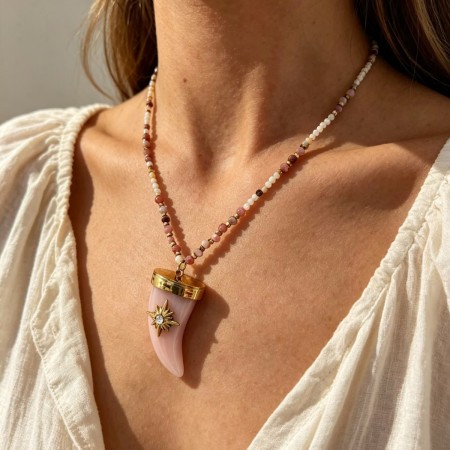 Colliers de perles ethniques rétro en forme de triangle avec pierres naturelles et strass pour femmes 2