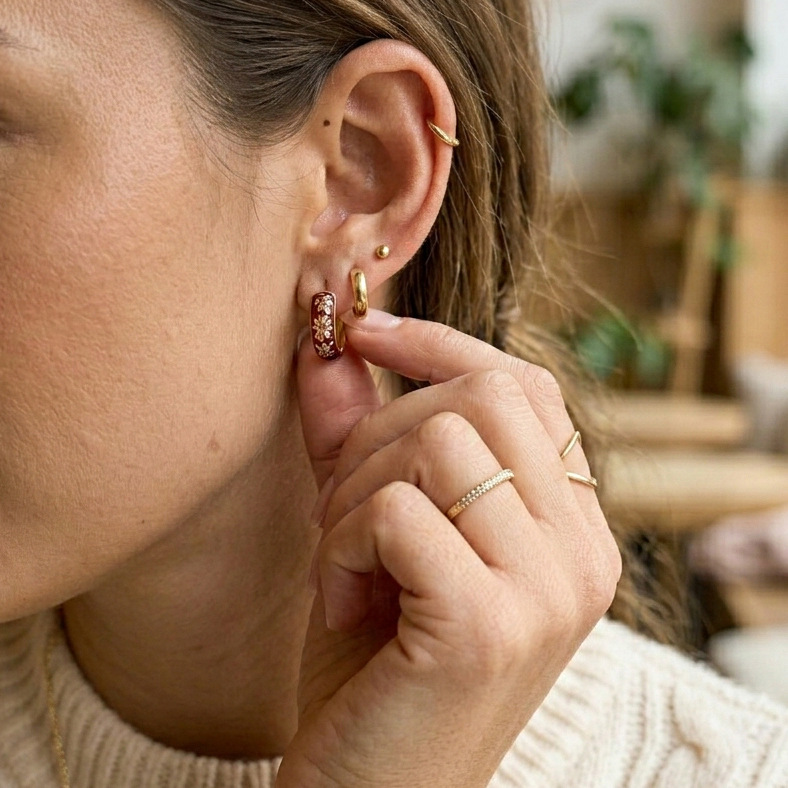 Boucles D'Oreilles Créoles Élégantes En Acier Inoxydable Doré, Style Classique, Avec Motif Floral. h5Image2