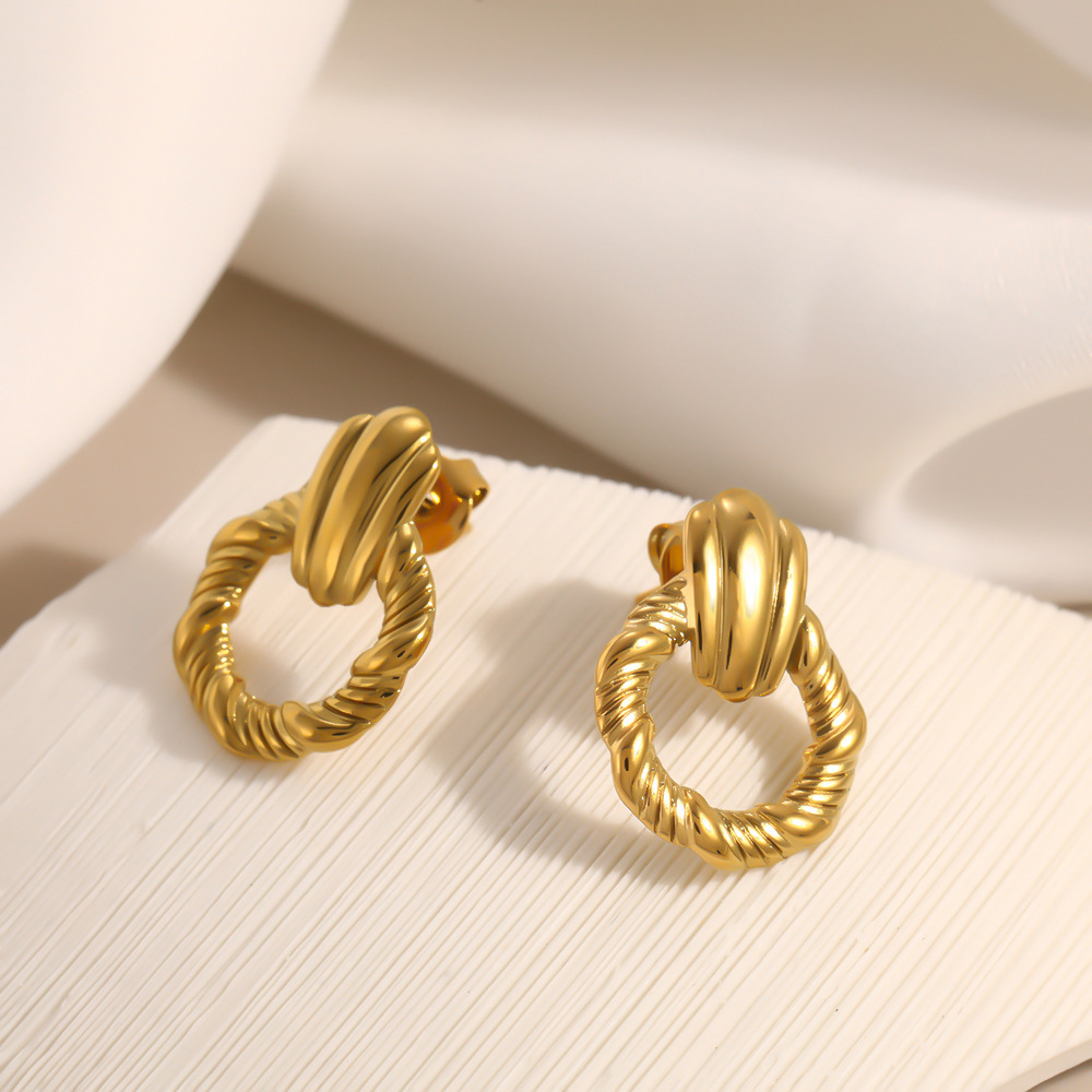 Boucles D'Oreilles Puces Pour Femmes, Style Cercle Simple, En Acier Inoxydable, Étanches, Couleur Or, Avec Zircon. Image2