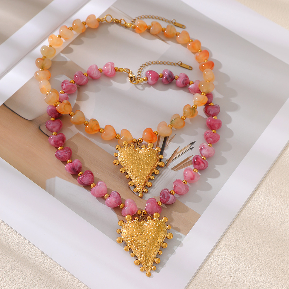 Colliers De Perles Pour Femmes Avec Pendentif Cœur En Résine Style Rétro h5Image3