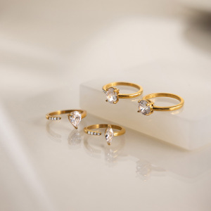 Bagues Pour Femmes En Acier Inoxydable Doré, Imperméables, De Forme Géométrique Simple Et Luxueuse, Serties De Zircon Et De Pierres Précieuses. Elles Sont Dotées D'Une Élégante Pierre Précieuse. h5 Image4