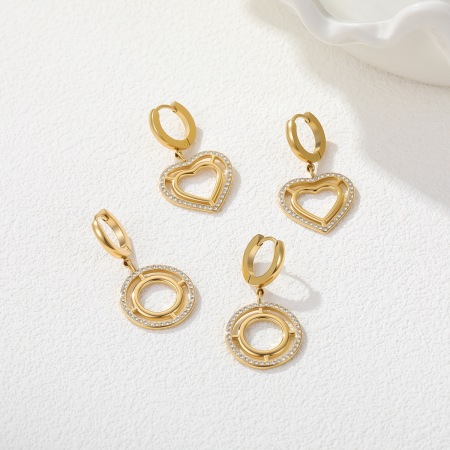 Boucles d'oreilles pendantes pour femmes Simple Series Daily Heart en acier inoxydable étanche couleur or 2