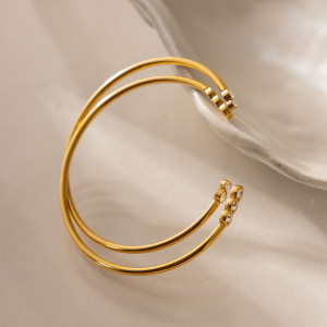 Bracelet Manchette Femme Simple, Uni, En Acier Inoxydable, Étanche, Couleur Or, Avec Zircon. h5 Image3