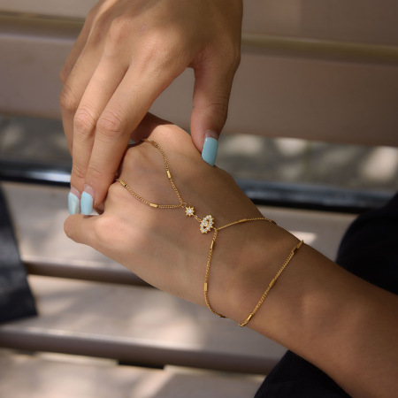 Chaîne de main pour femme en acier inoxydable doré, ornée d'un œil de diable, de strass et de zircon. 2