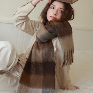 Écharpes D'Hiver En Laine Et Polyester Mélangés, À Carreaux Doux Et Pompons, De La Série Simple h5 Image3