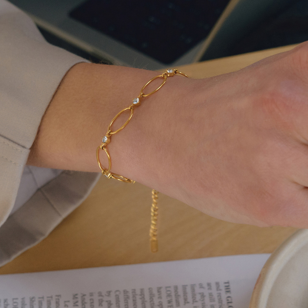 Bracelet Chaîne Femme En Acier Inoxydable, Orné D'Un Zircon Doré, Motif Cœur Simple Et Luxueux Image4