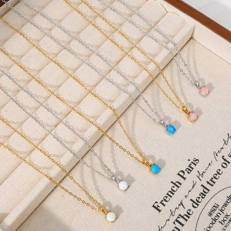 Colliers pendentifs pour femmes en acier inoxydable étanche couleur or avec pierres artificielles 2
