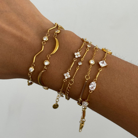 Bracelet élégant en acier inoxydable doré avec zircon et lune, pour femme.