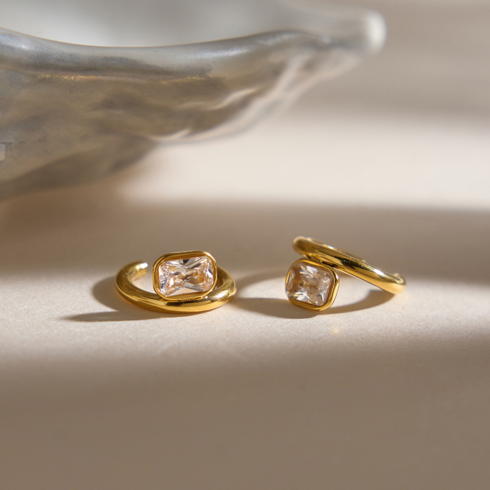 Boucles D'Oreilles Manchette D'Oreille Pour Femme, Simples, Rectangulaires, En Acier Inoxydable, Étanches, Couleur Or, Avec Zircon. Image4