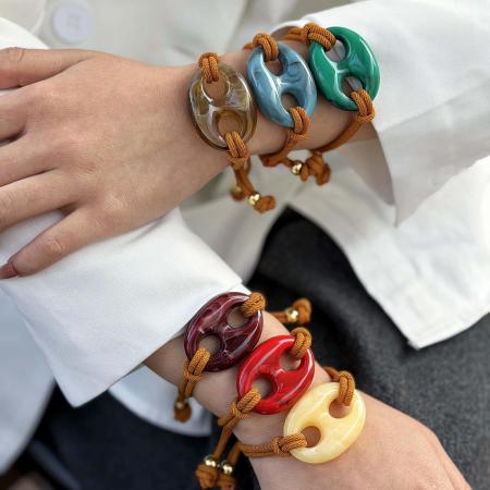 Bracelets tressés en résine de forme irrégulière pour femmes