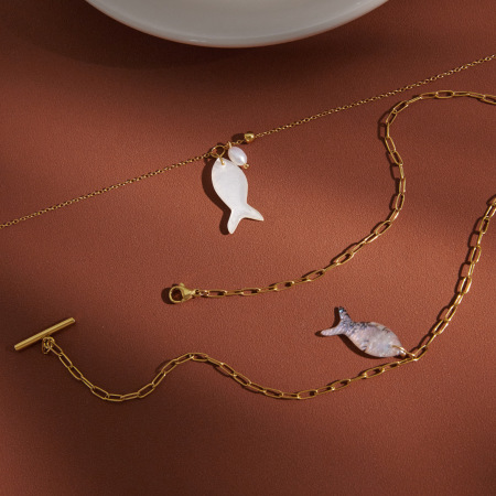 Colliers pendentifs pour femmes, collection Simple, mignons, en forme de poisson, en acier inoxydable étanche, couleur or