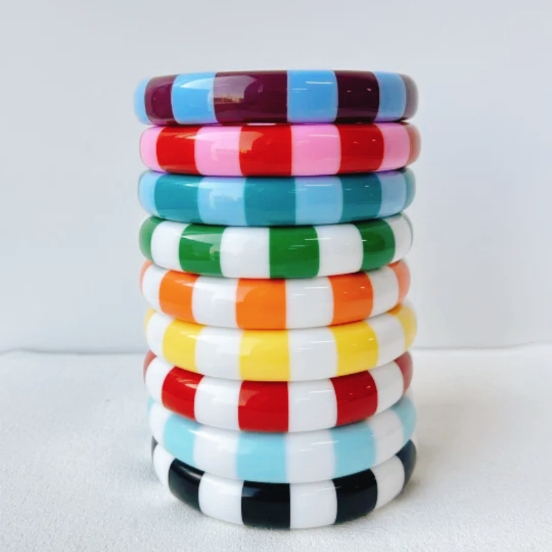 Bracelets Pour Femmes En Résine Multicolore À Rayures Simples De La Série Romantique Image3