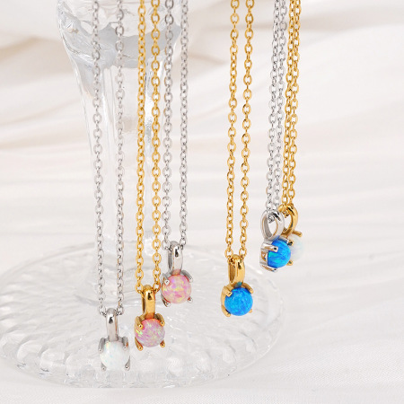Colliers pendentifs pour femmes en acier inoxydable étanche couleur or avec pierres artificielles