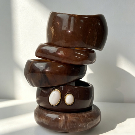 Bracelets pour femmes en résine à dégradé de couleurs et de forme irrégulière 2
