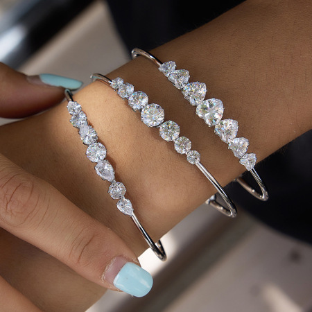 Bracelets manchettes luxueux pour femmes, en acier inoxydable, étanches, avec zircon et motif cœur en goutte d'eau